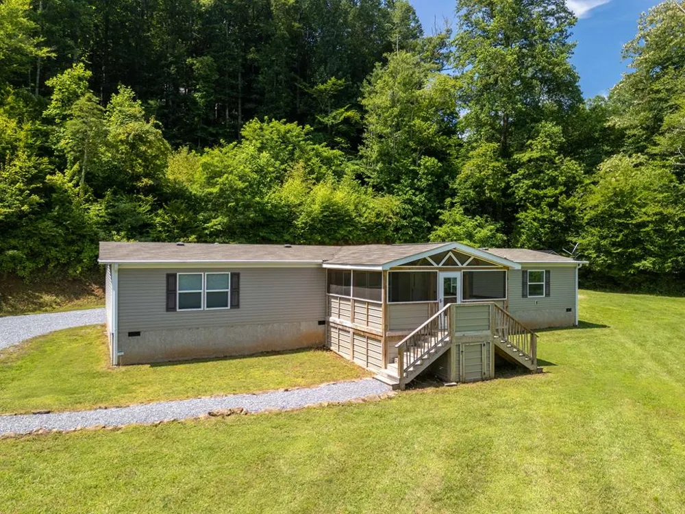 Bettys Creek Sylva, NC 28779