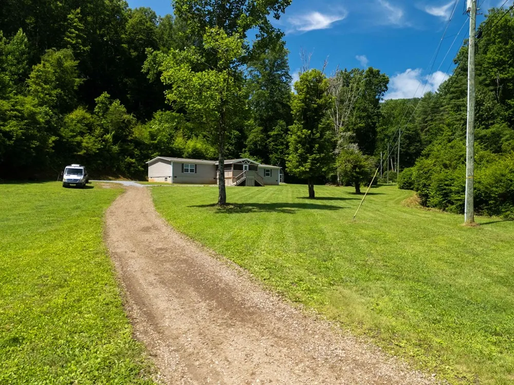Bettys Creek Sylva, NC 28779