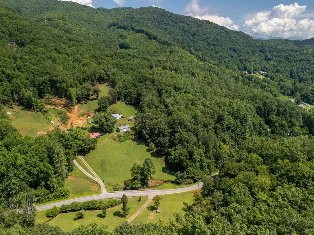 Bettys Creek Sylva, NC 28779