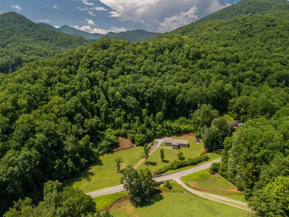 Bettys Creek Sylva, NC 28779
