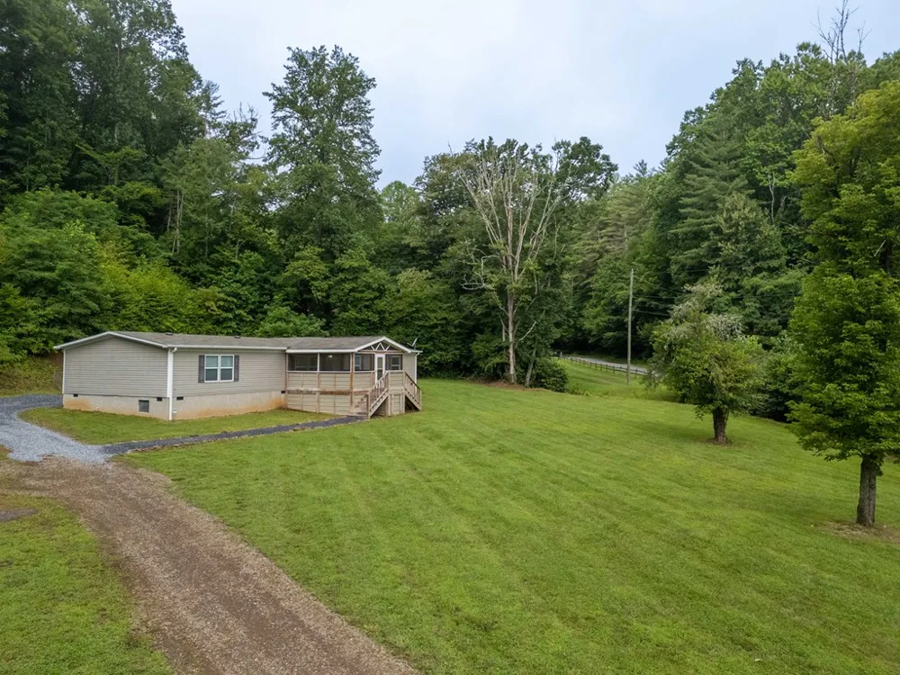 Bettys Creek Sylva, NC 28779
