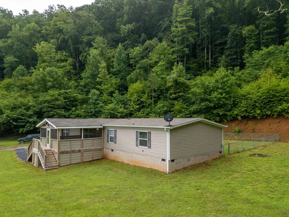 Bettys Creek Sylva, NC 28779