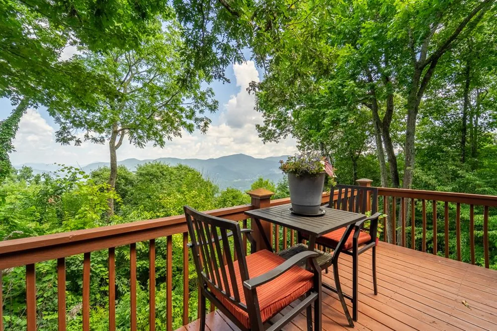 Woody Lane Waynesville, NC 28786