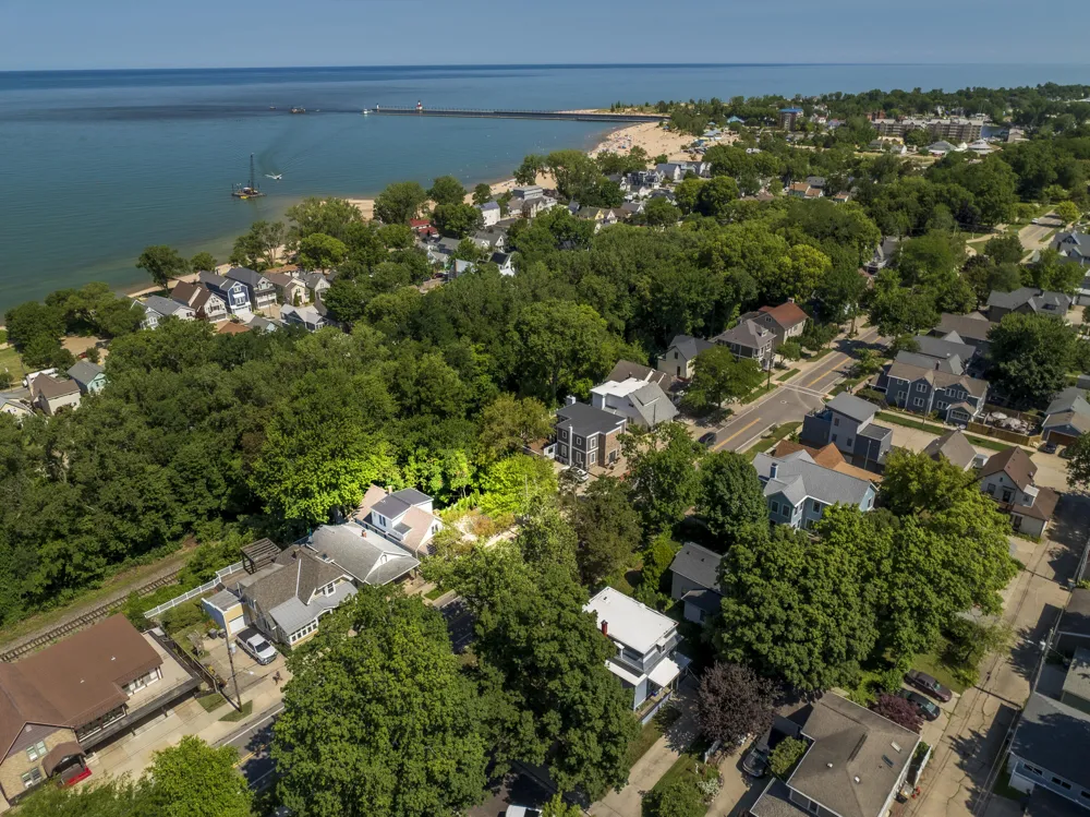 1022 Lake Boulevard St. Joseph, MI 49085