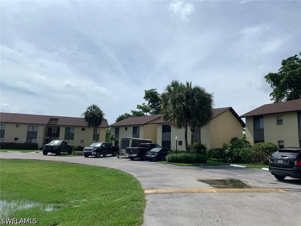 Green Valley Circle #802 Naples, FL 34104