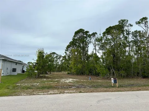 4732 NW 39 Place