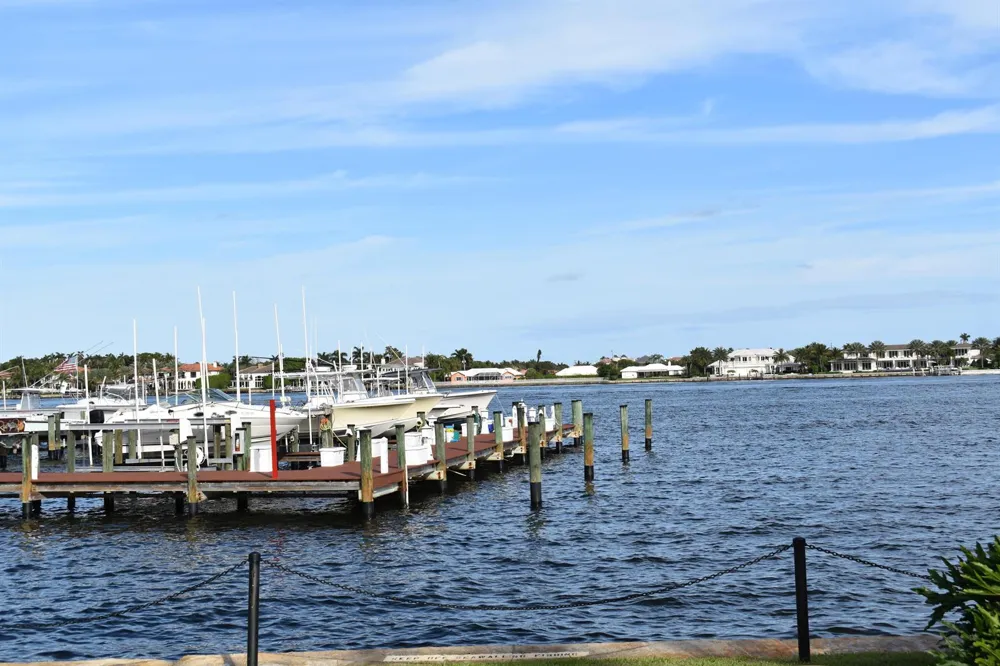 160 YACHT CLUB WAY #210 Hypoluxo, FL 33462