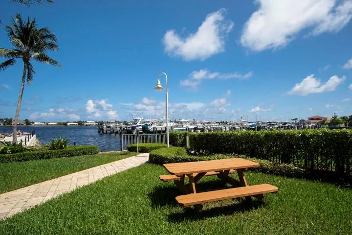 160 YACHT CLUB WAY #210 Hypoluxo, FL 33462