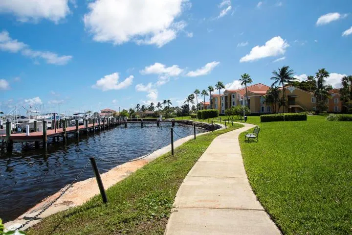 160 YACHT CLUB WAY #210 Hypoluxo, FL 33462