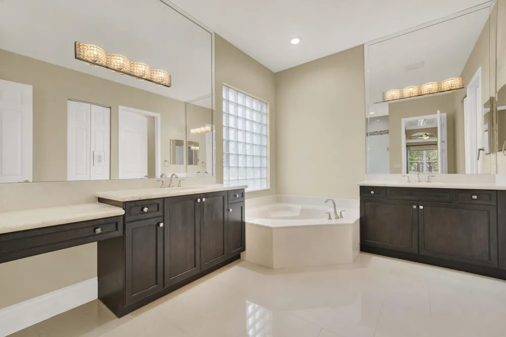 10469 Whitewind Circle Boynton Beach, FL 33473