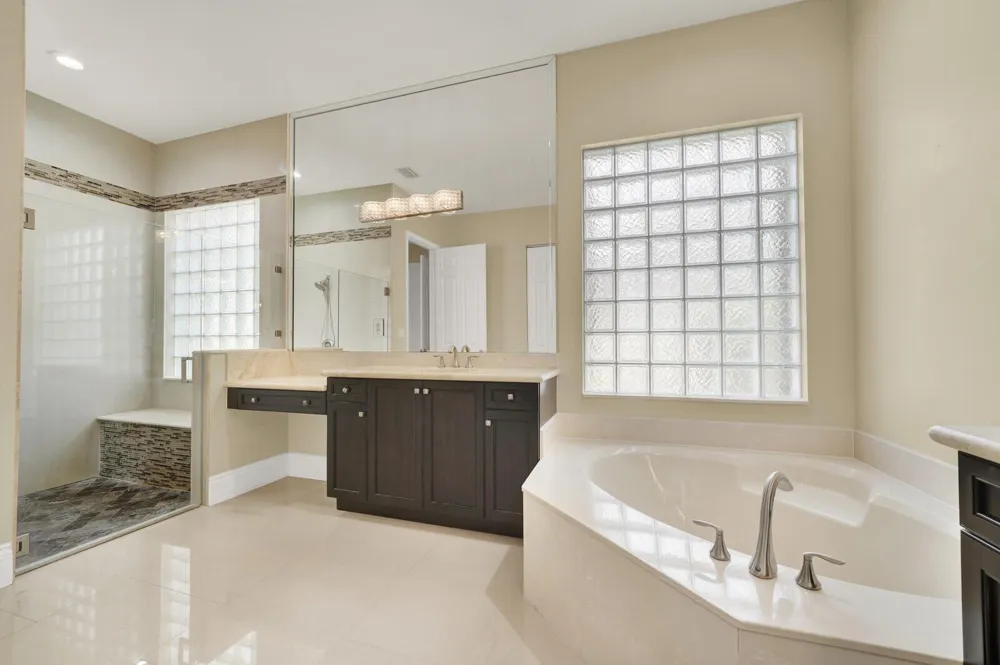 10469 Whitewind Circle Boynton Beach, FL 33473