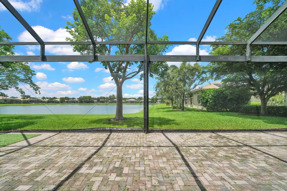 10469 Whitewind Circle Boynton Beach, FL 33473