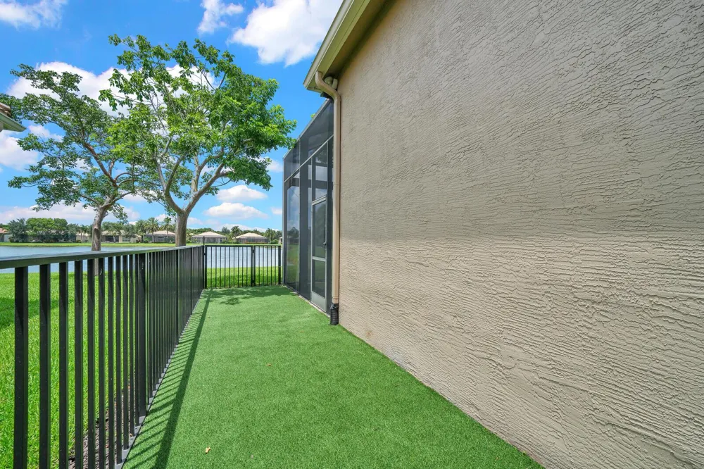 10469 Whitewind Circle Boynton Beach, FL 33473