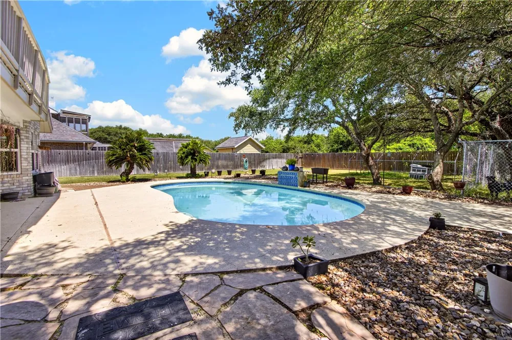 120 Marion Drive Rockport, TX 78382