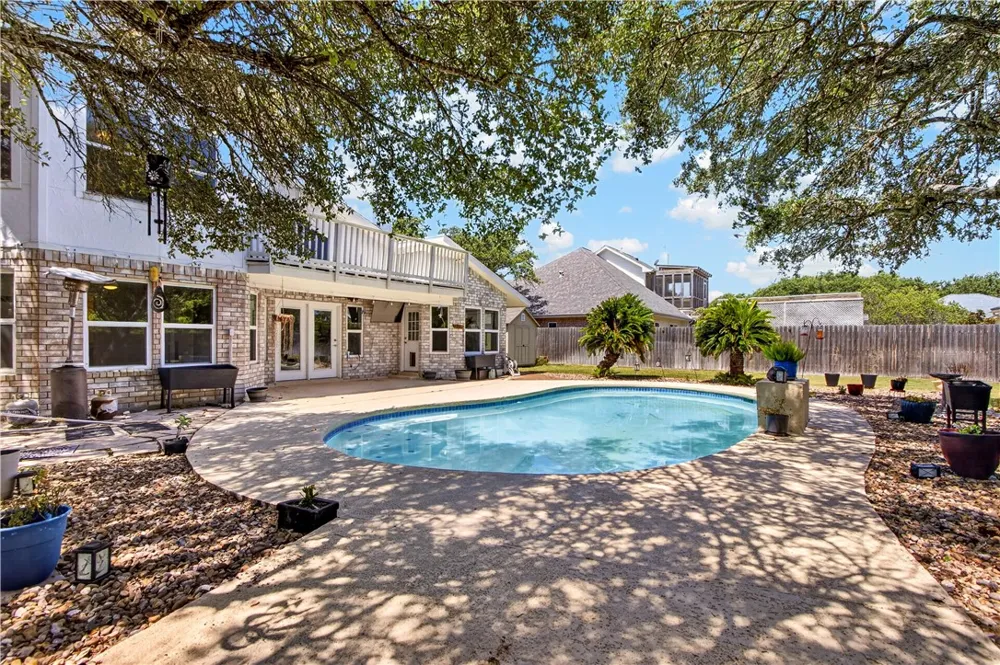 120 Marion Drive Rockport, TX 78382