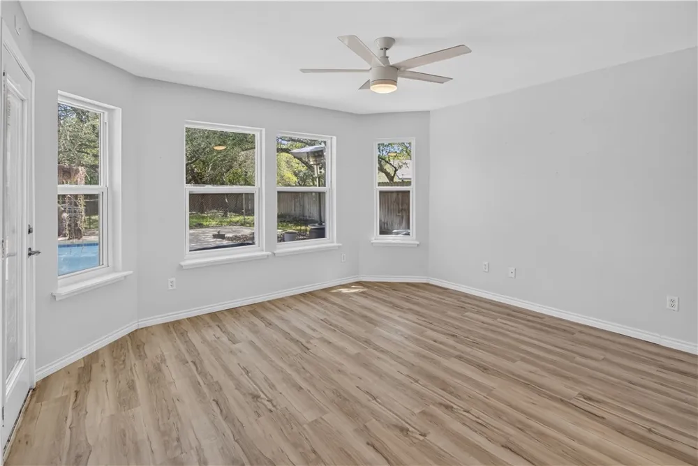 120 Marion Drive Rockport, TX 78382
