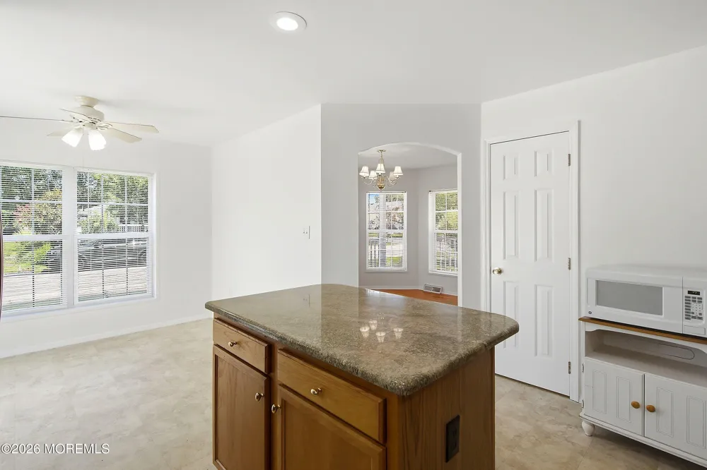 25 Fort Lee Drive Manahawkin, NJ 08050