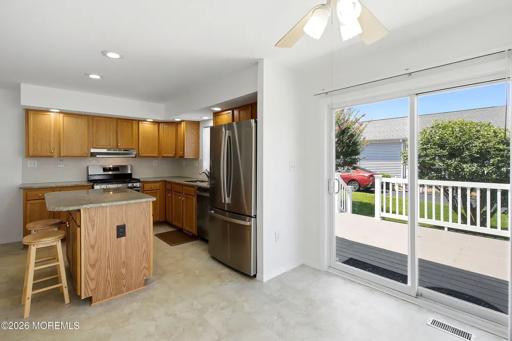 25 Fort Lee Drive Manahawkin, NJ 08050
