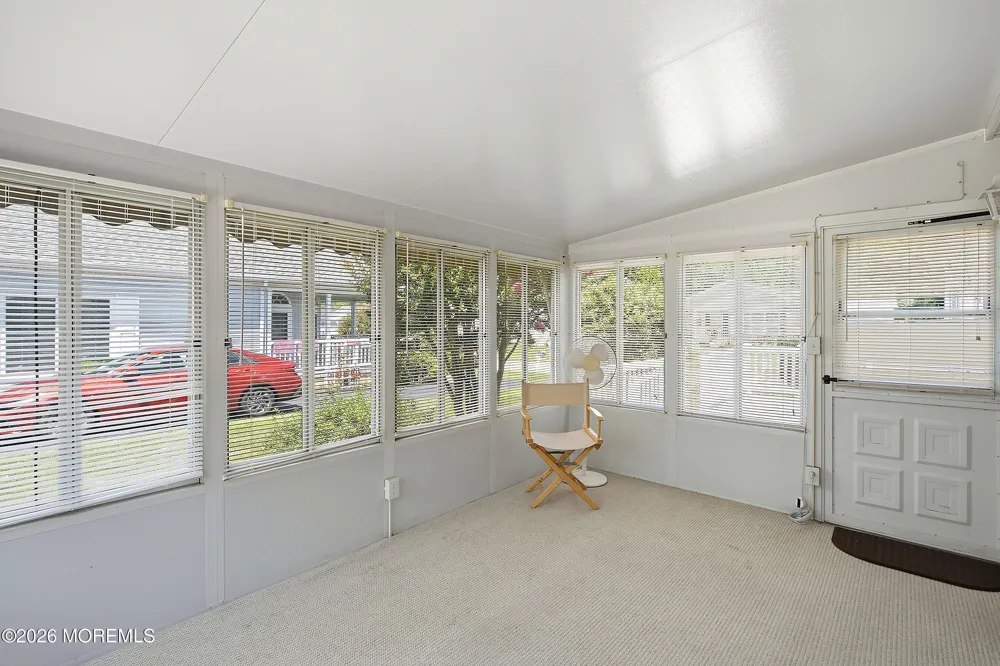 25 Fort Lee Drive Manahawkin, NJ 08050