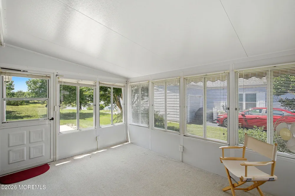 25 Fort Lee Drive Manahawkin, NJ 08050
