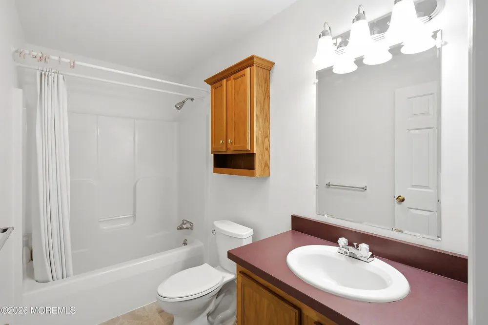 25 Fort Lee Drive Manahawkin, NJ 08050