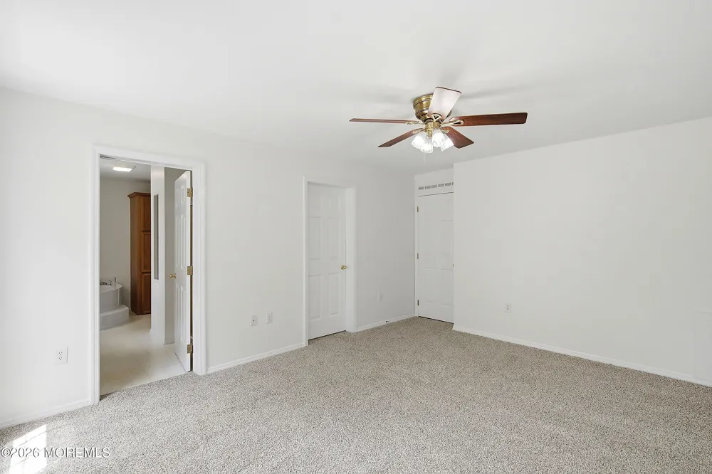 25 Fort Lee Drive Manahawkin, NJ 08050