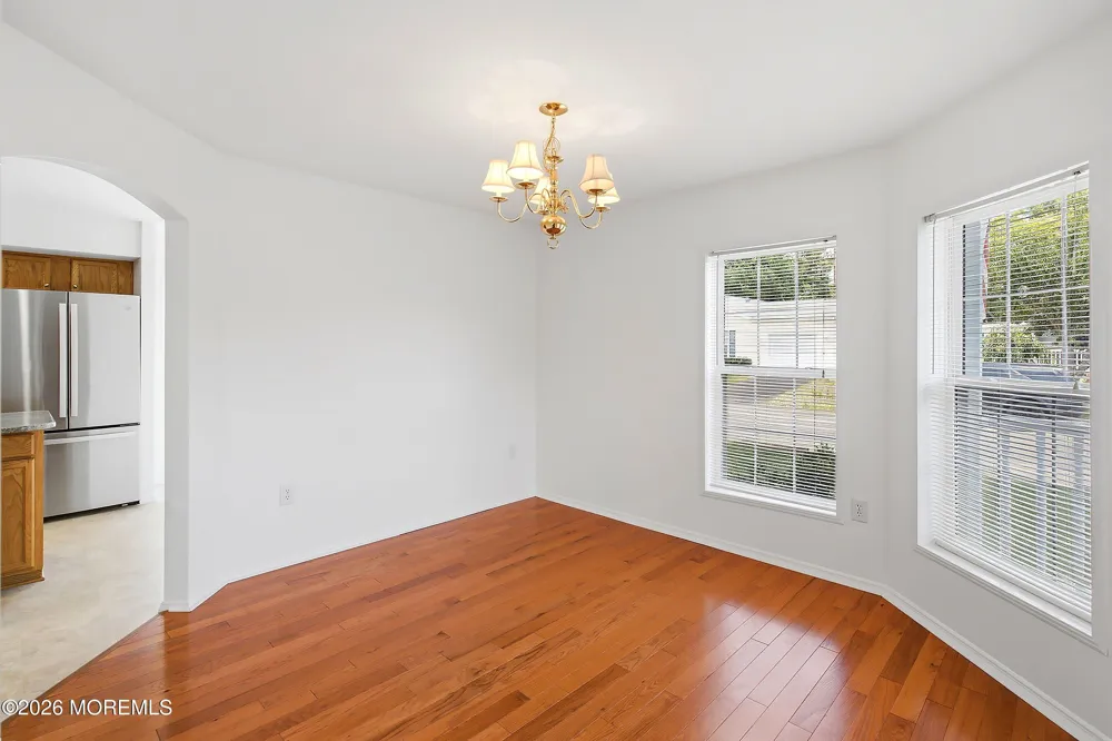 25 Fort Lee Drive Manahawkin, NJ 08050
