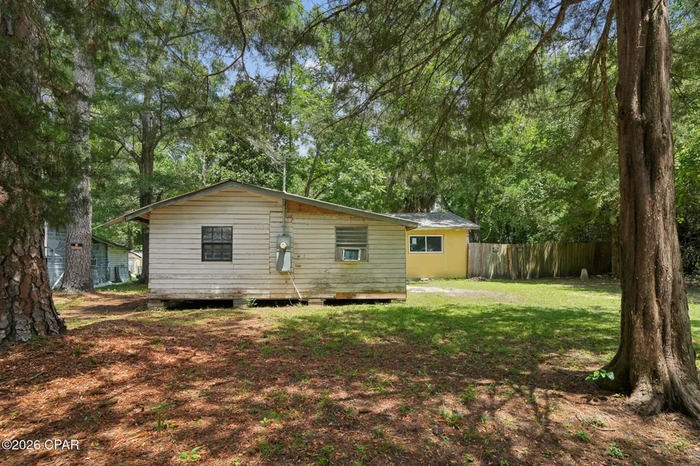 529 5th Street Chipley, FL 32428