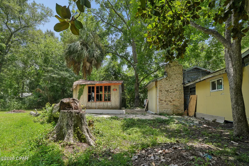 529 5th Street Chipley, FL 32428