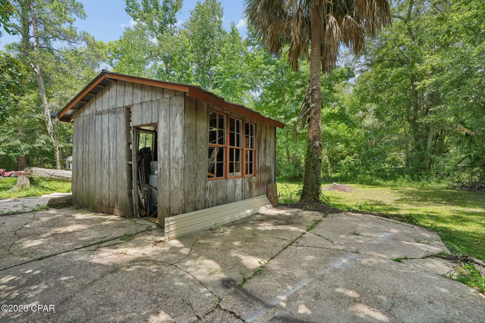 529 5th Street Chipley, FL 32428
