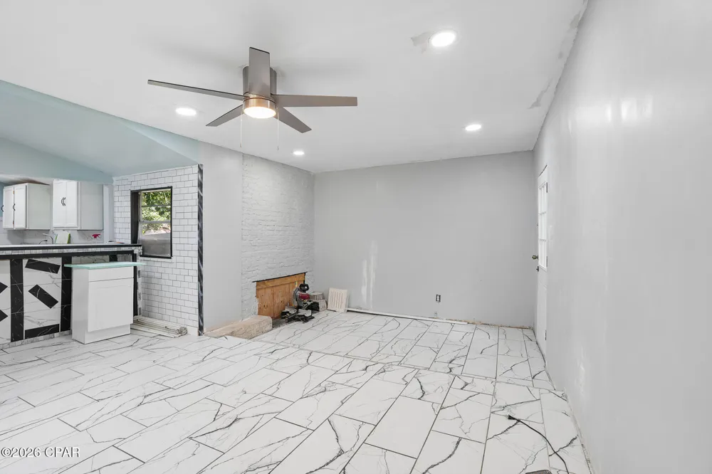 529 5th Street Chipley, FL 32428