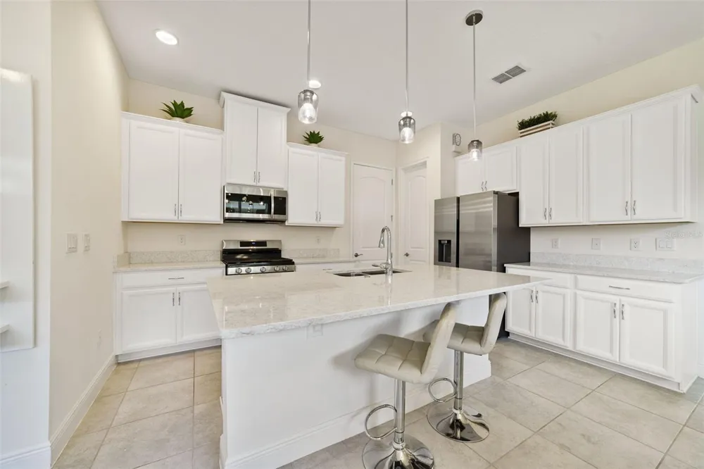 2516 DATURA LOOP St Cloud, FL 34772
