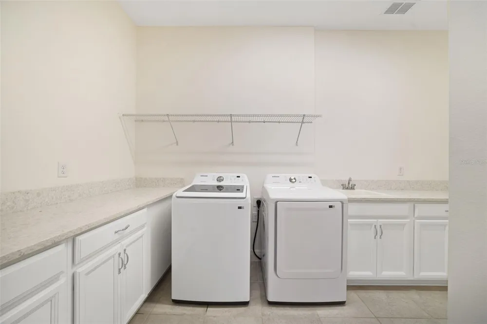 2516 DATURA LOOP St Cloud, FL 34772