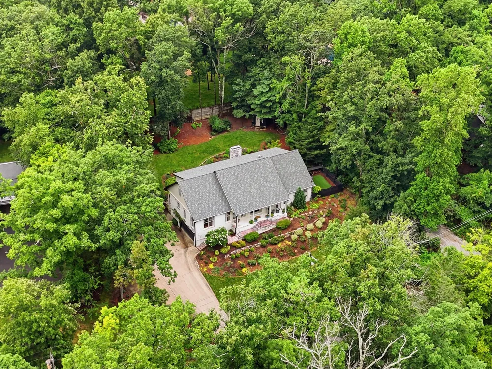 414 Bragg Avenue Lookout Mountain, TN 37350