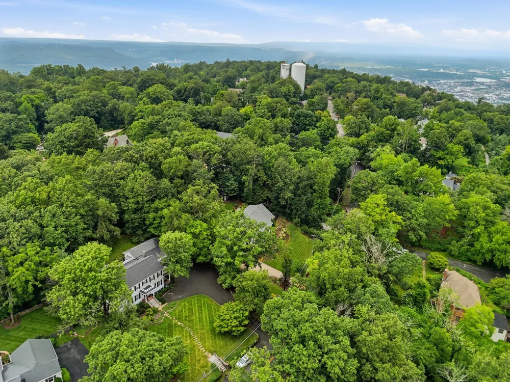 414 Bragg Avenue Lookout Mountain, TN 37350