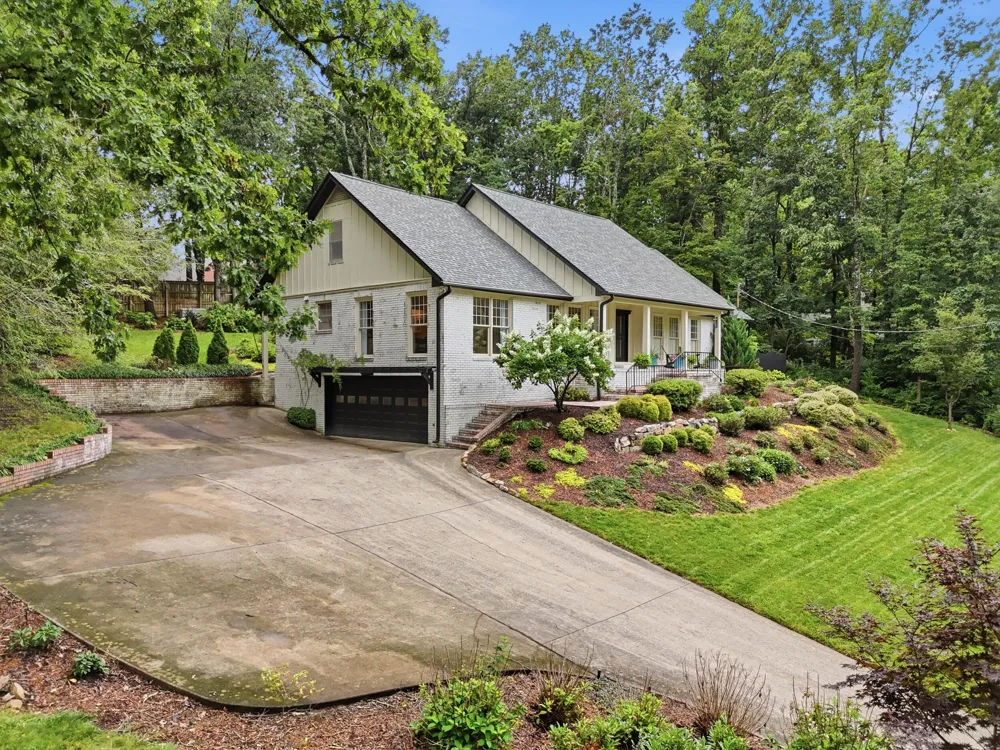 414 Bragg Avenue Lookout Mountain, TN 37350