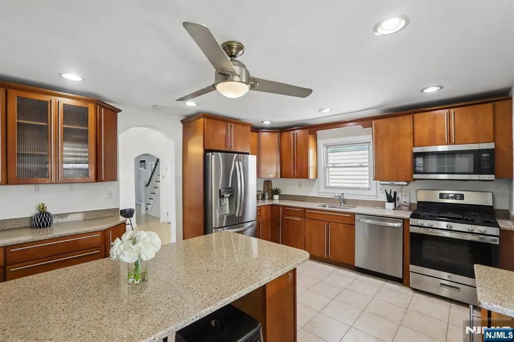 310 Centre Avenue Secaucus, NJ 07094