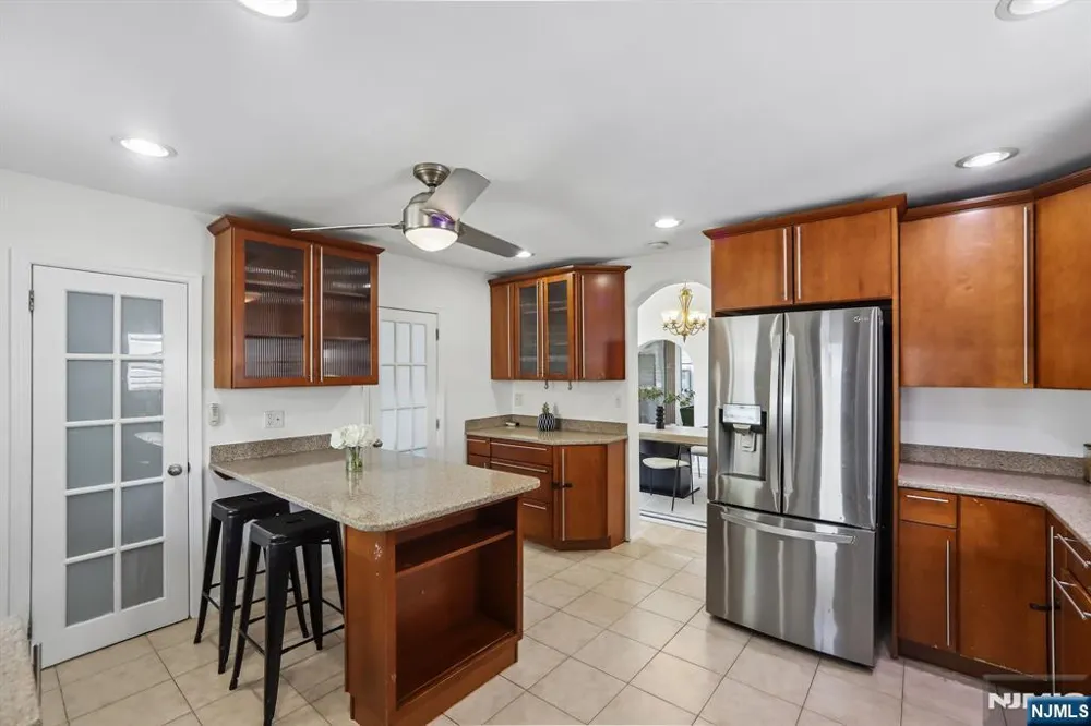 310 Centre Avenue Secaucus, NJ 07094