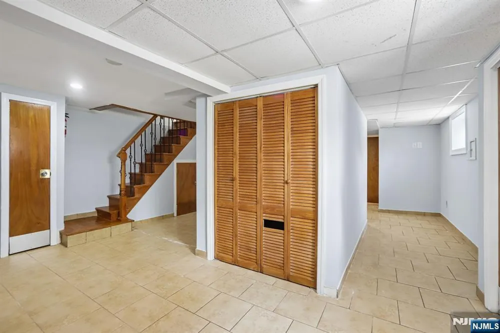 310 Centre Avenue Secaucus, NJ 07094