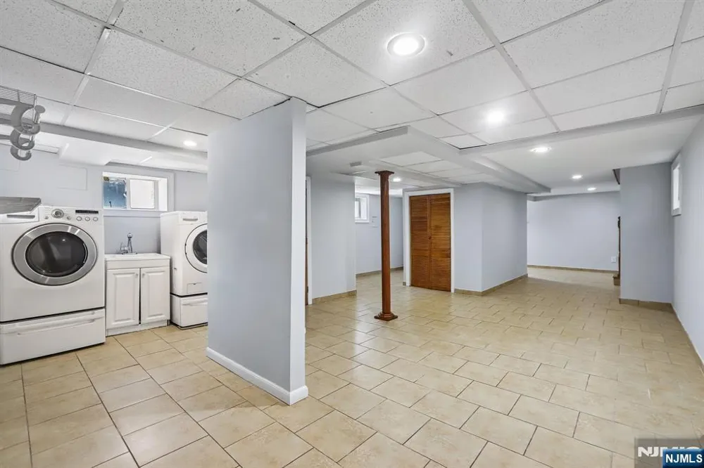 310 Centre Avenue Secaucus, NJ 07094