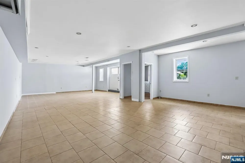 310 Centre Avenue Secaucus, NJ 07094