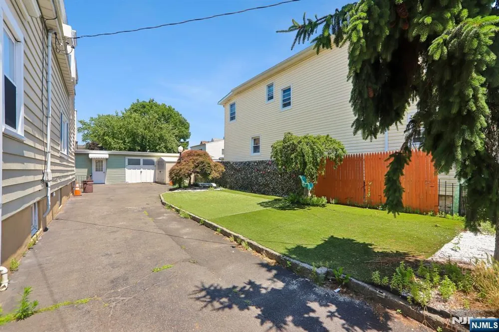 310 Centre Avenue Secaucus, NJ 07094