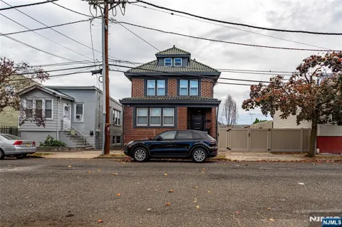 11 Edison Street