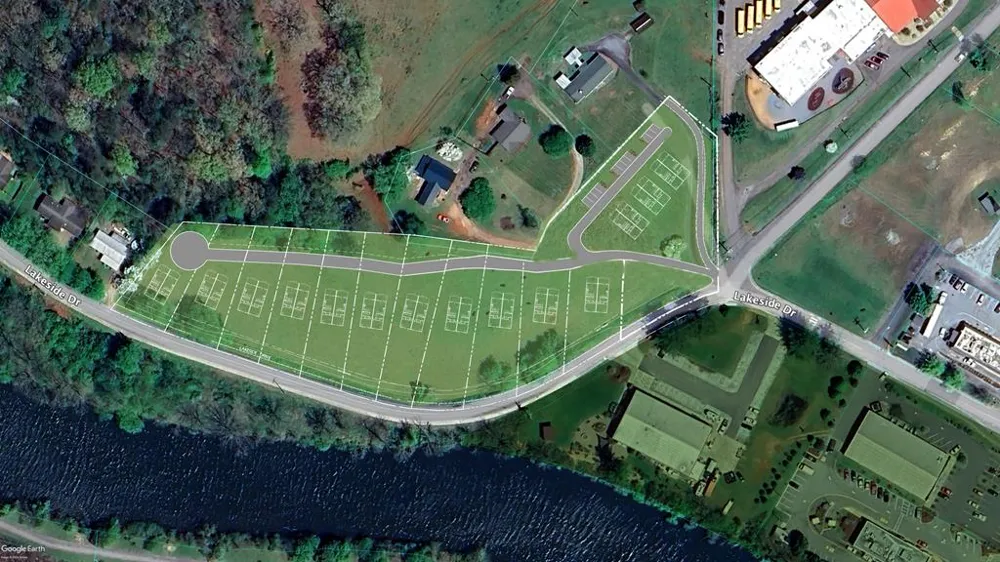 LAKESIDE DR Franklin, NC 28734