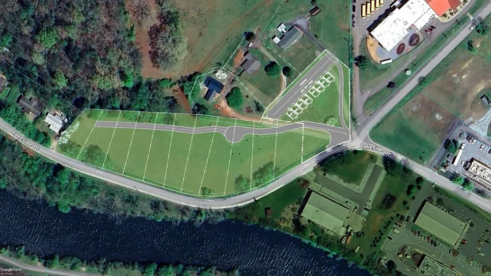 LAKESIDE DR Franklin, NC 28734