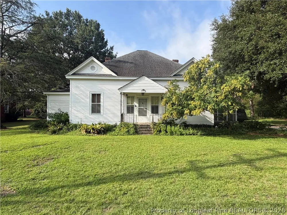 223 West Third Avenue Red Springs, NC 28377