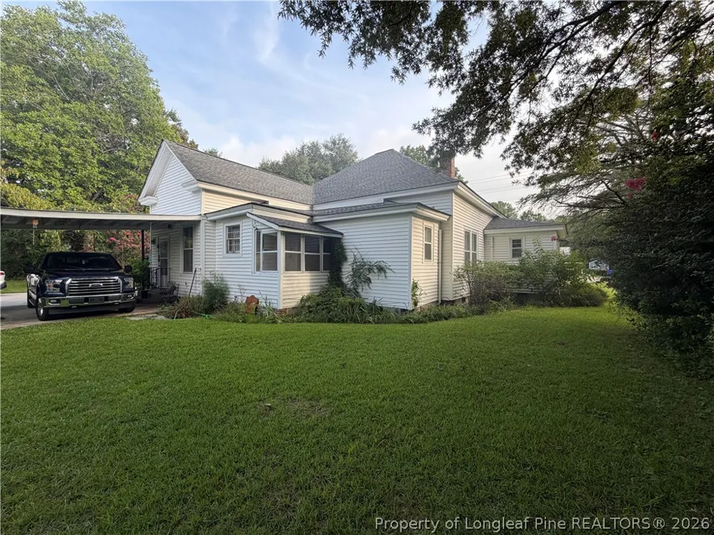 223 West Third Avenue Red Springs, NC 28377