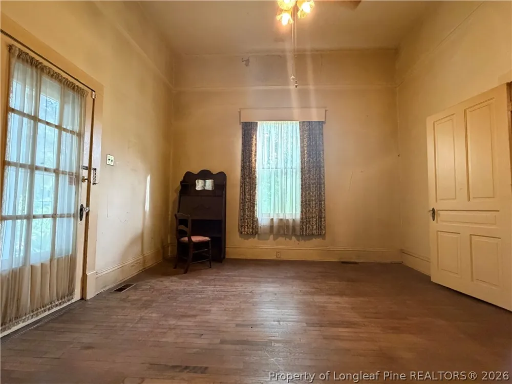 223 West Third Avenue Red Springs, NC 28377