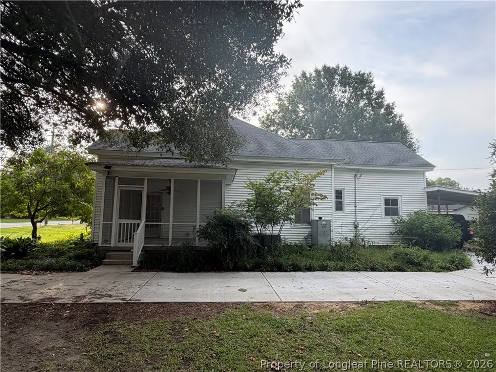 223 West Third Avenue Red Springs, NC 28377