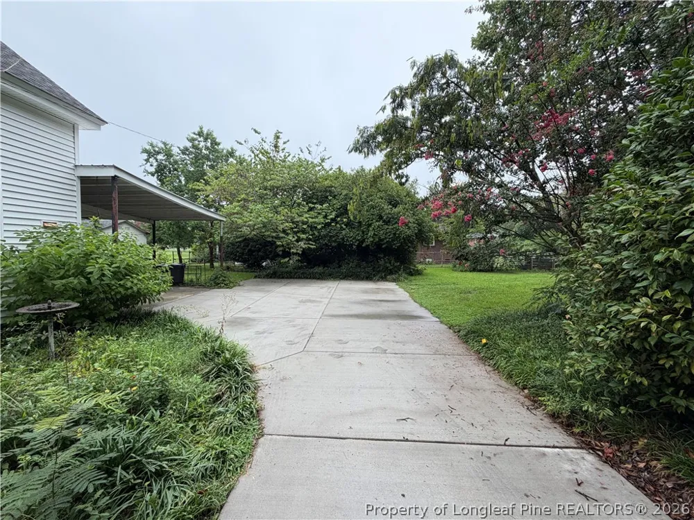 223 West Third Avenue Red Springs, NC 28377
